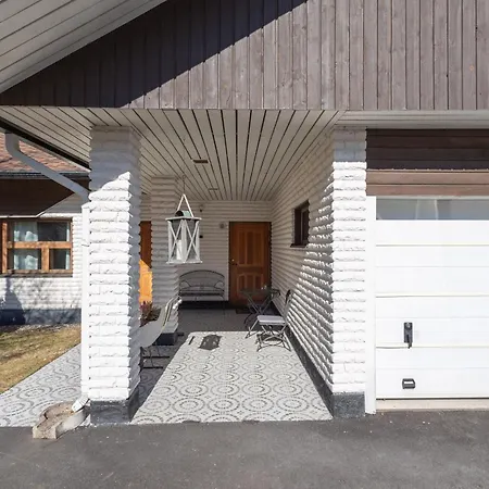 Charming House On Riverbank With Winter Activities Villa *