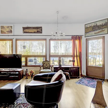 Βίλα Luxury Villa On Riverbank With Winter Activities *