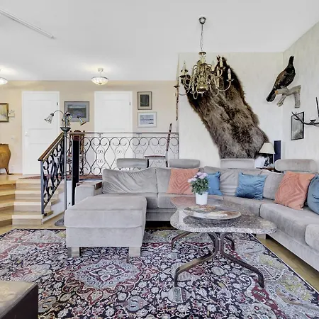 Luxury Villa On Riverbank With Winter Activities Βίλα