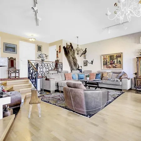 Luxury Villa On Riverbank With Winter Activities Βίλα *