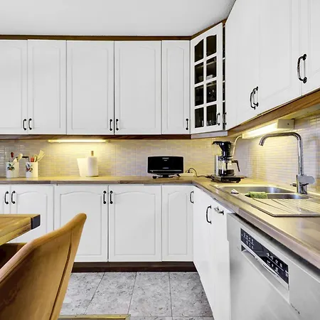 Atmospheric House On Riverbank *