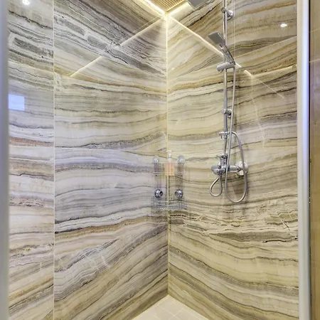 Atmospheric House On Riverbank Рованиеми