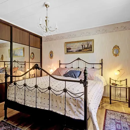 Charming House On Riverbank With Winter Activities Villa *
