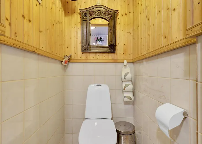 Atmospheric House On Riverbank *