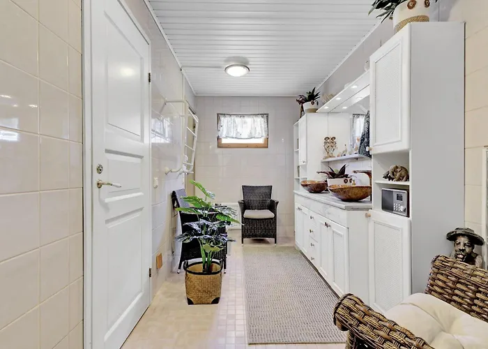 Atmospheric House On Riverbank *